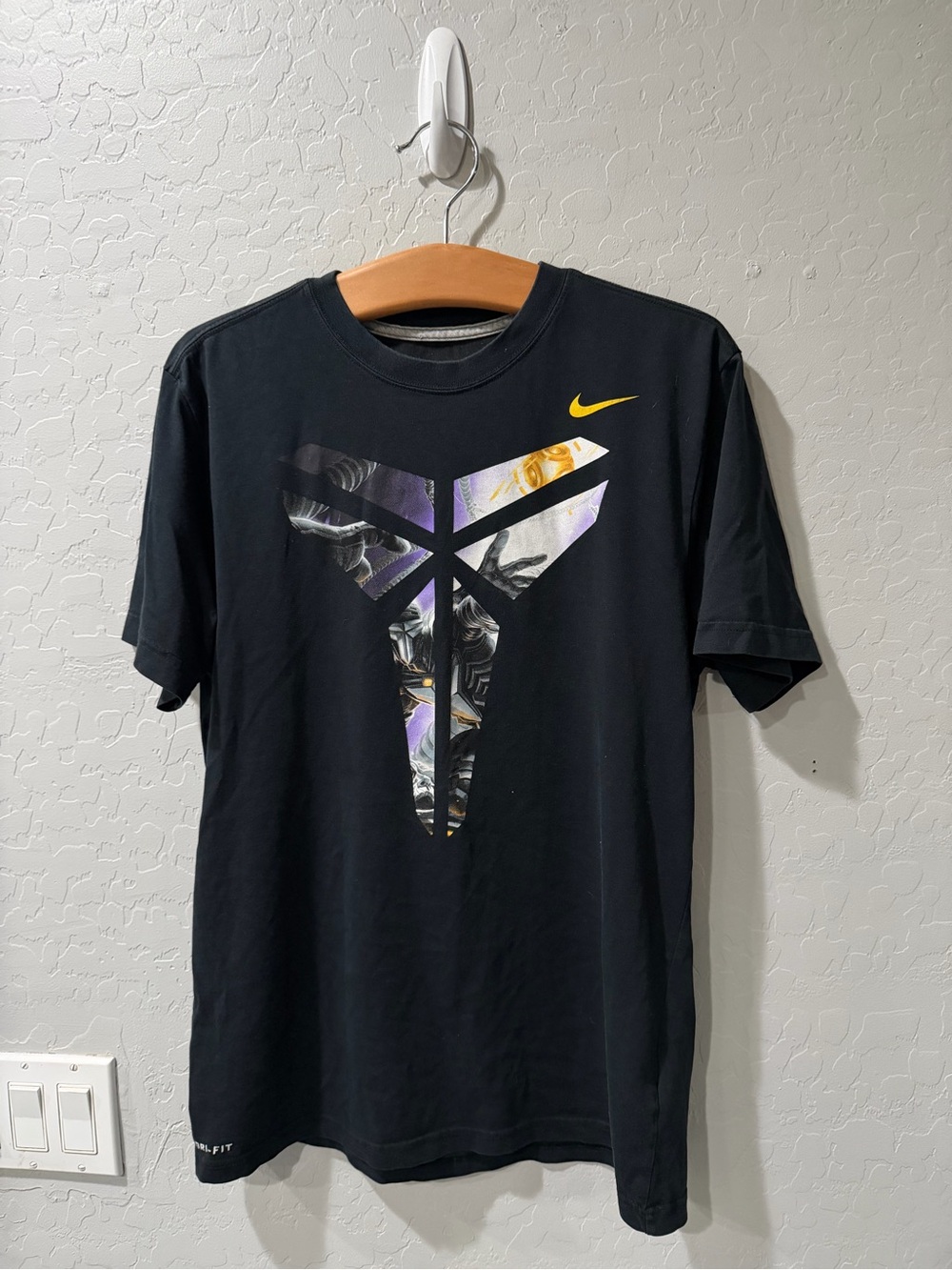 Nike Dri Fit Kobe Bryant Transformers Logo Shirt Medium Bin 1